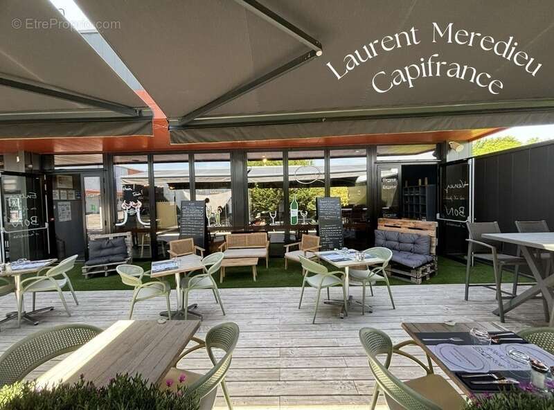 Commerce à LES PEINTURES