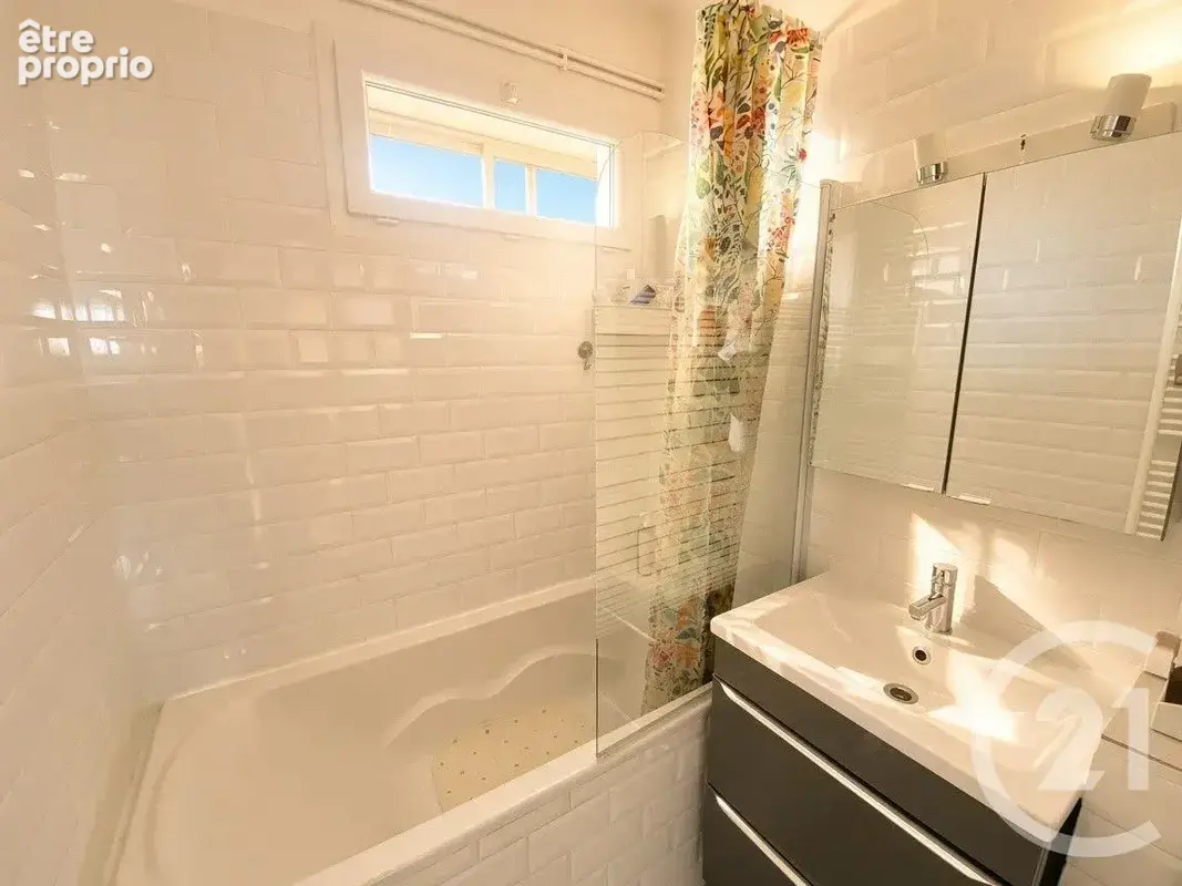 Appartement 57 m² à Toulon  - photo 9