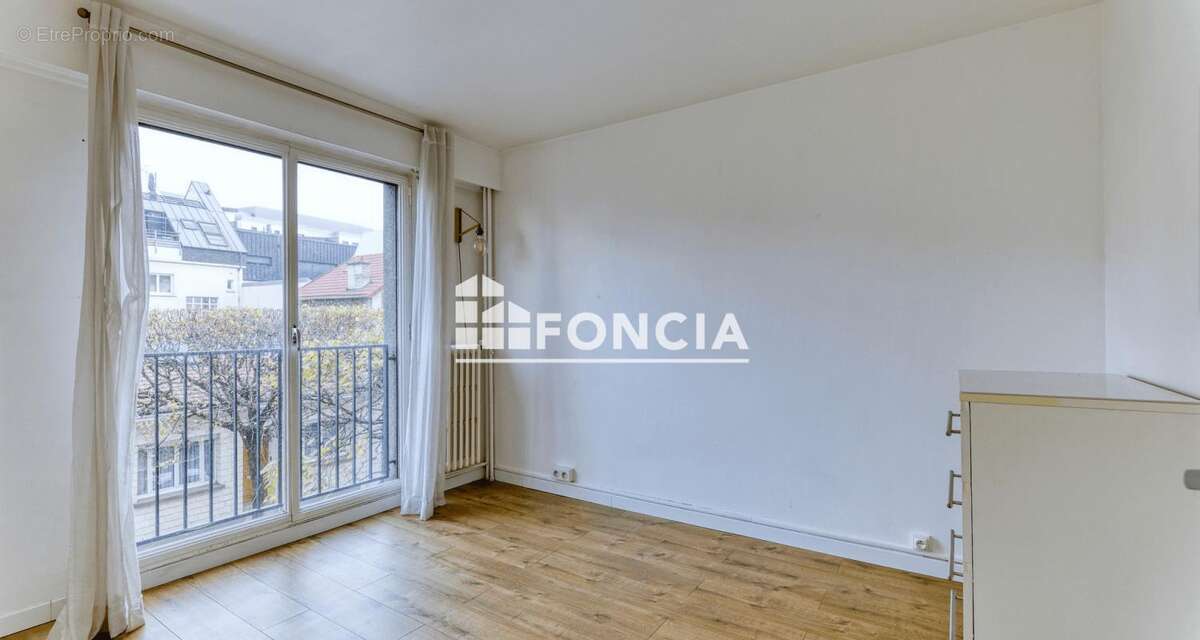 Appartement à ISSY-LES-MOULINEAUX