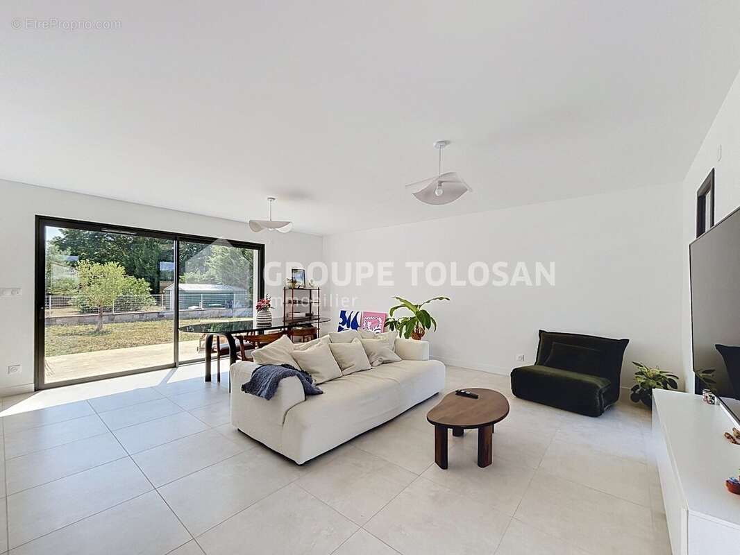 Maison 96 m² à Briatexte  - photo 3