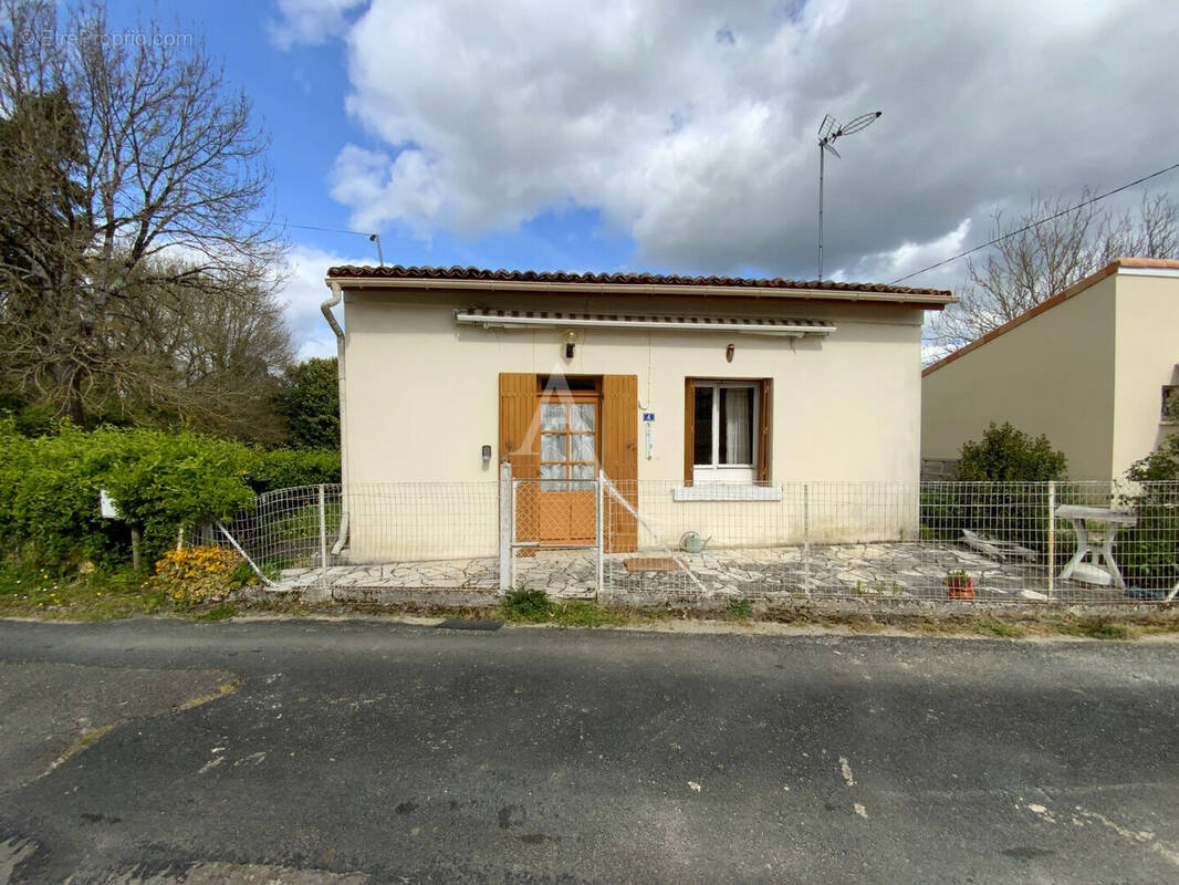 Maison à JONZAC