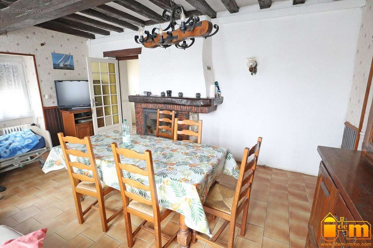 Maison à MEREVILLE