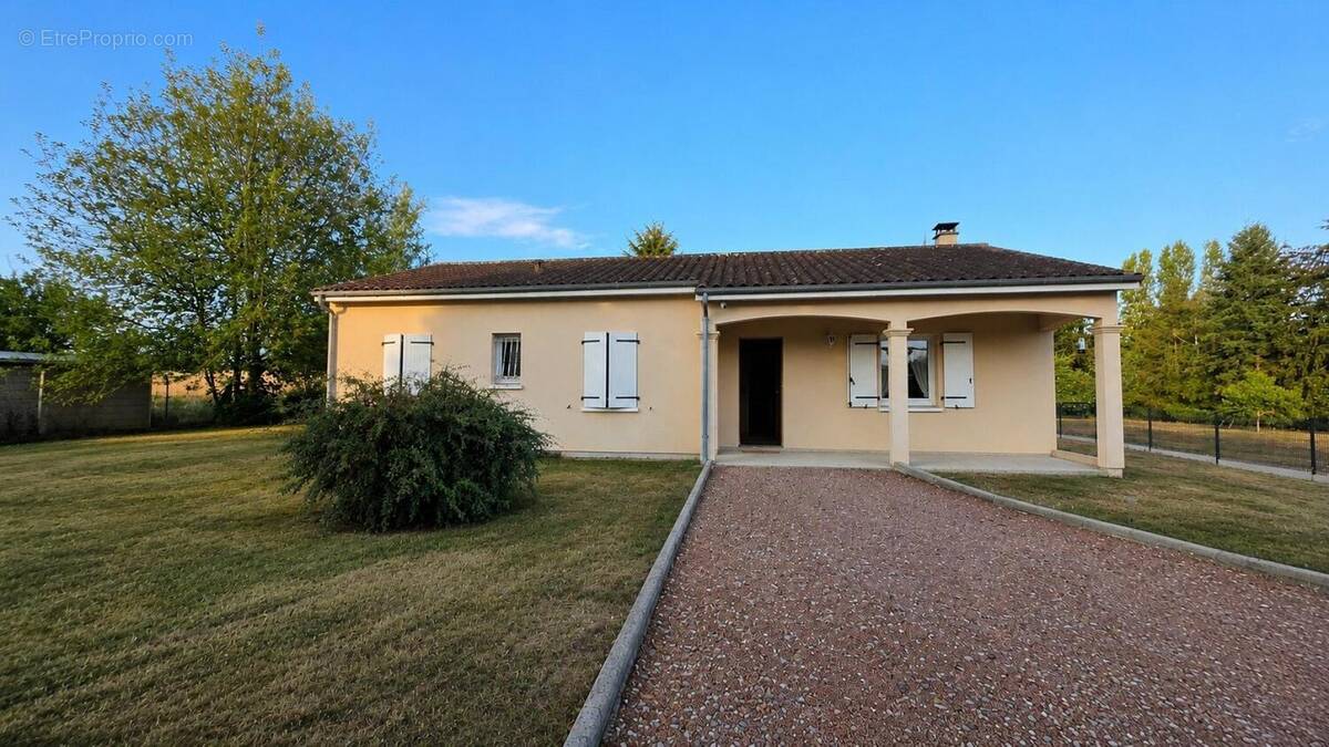 Photo 1 - Maison à MONTMORILLON