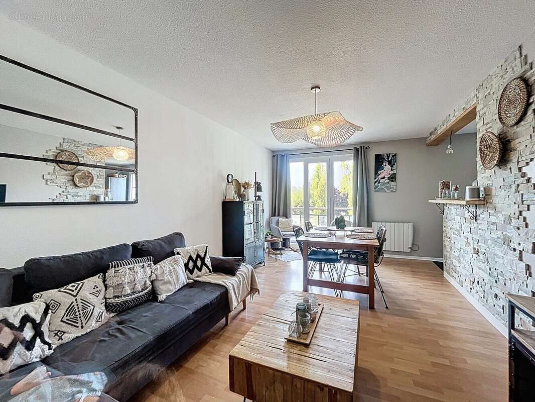 Appartement à LE PONT-DE-CLAIX