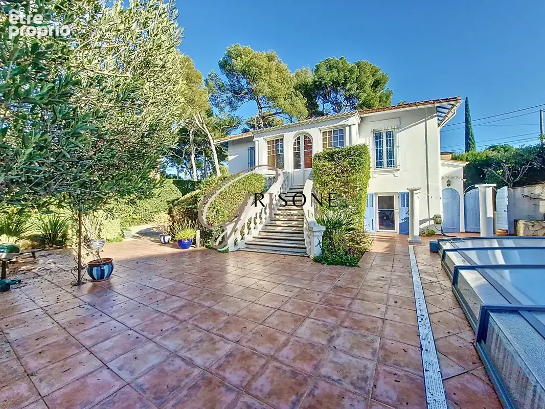 Villa de caractère de 160 m² avec piscine à Sanary Sur Mer - photo 11