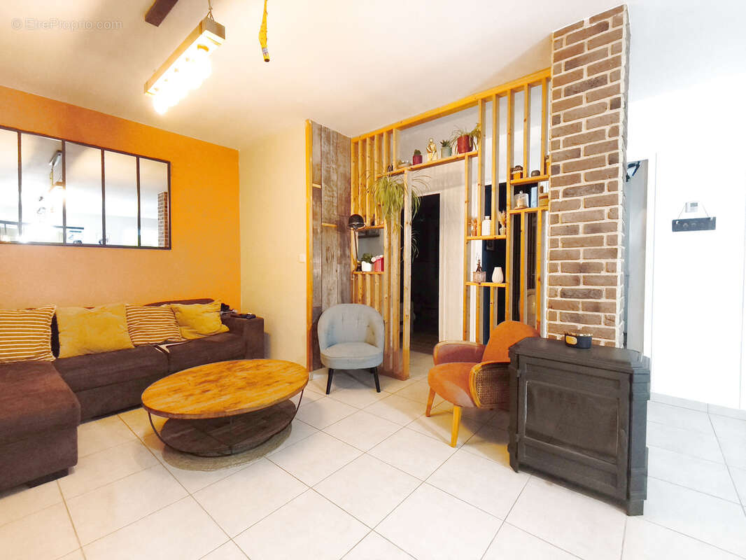 Maison renovee 4 chambres et double garage - photo 4