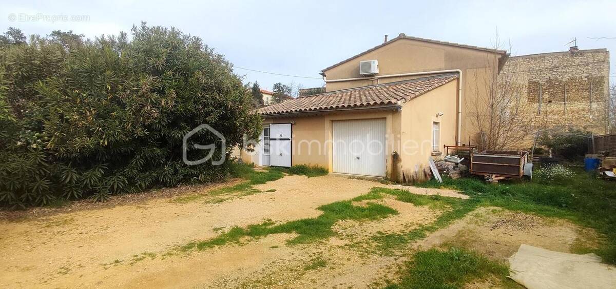 Maison à MORNAS