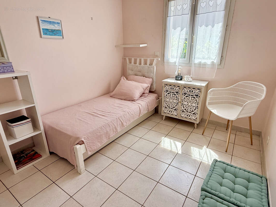 Villa indépendante de plain-pied avec 5 chambres et piscine - photo 8