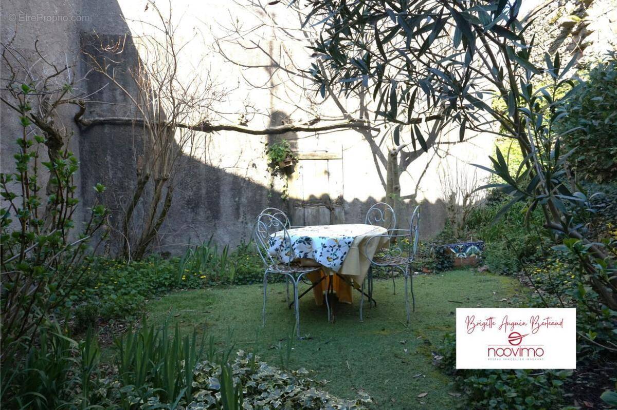 Maison à MORTAGNE-SUR-SEVRE