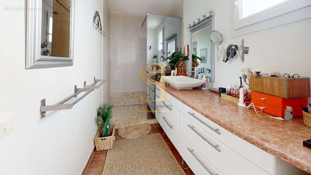 Maison à LA VILLE-DU-BOIS