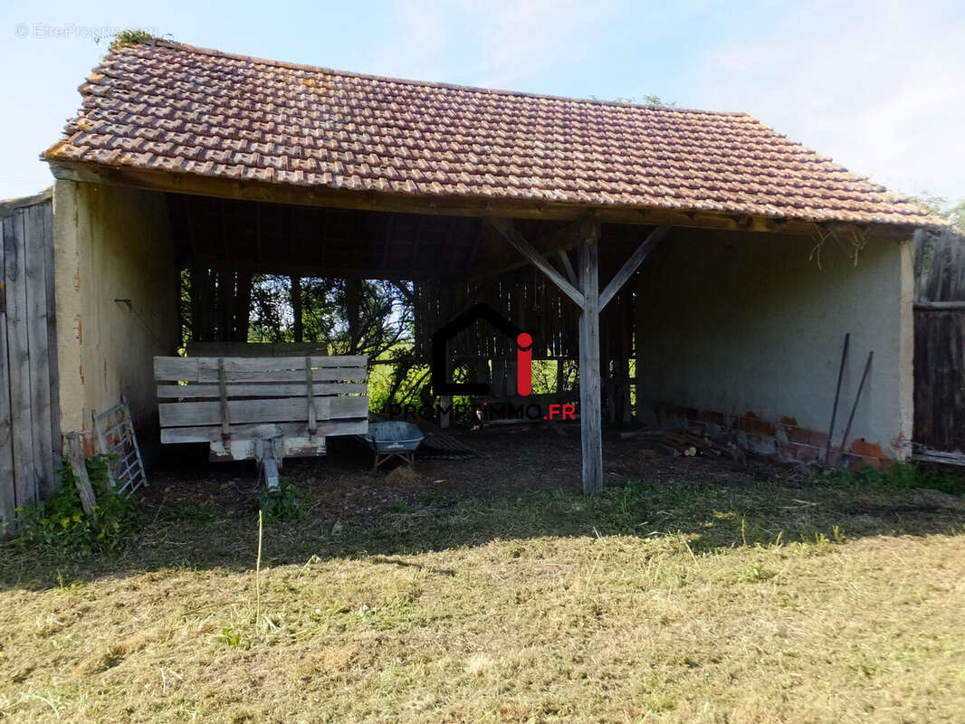 Maison à SAINT-BONNET-TRONCAIS