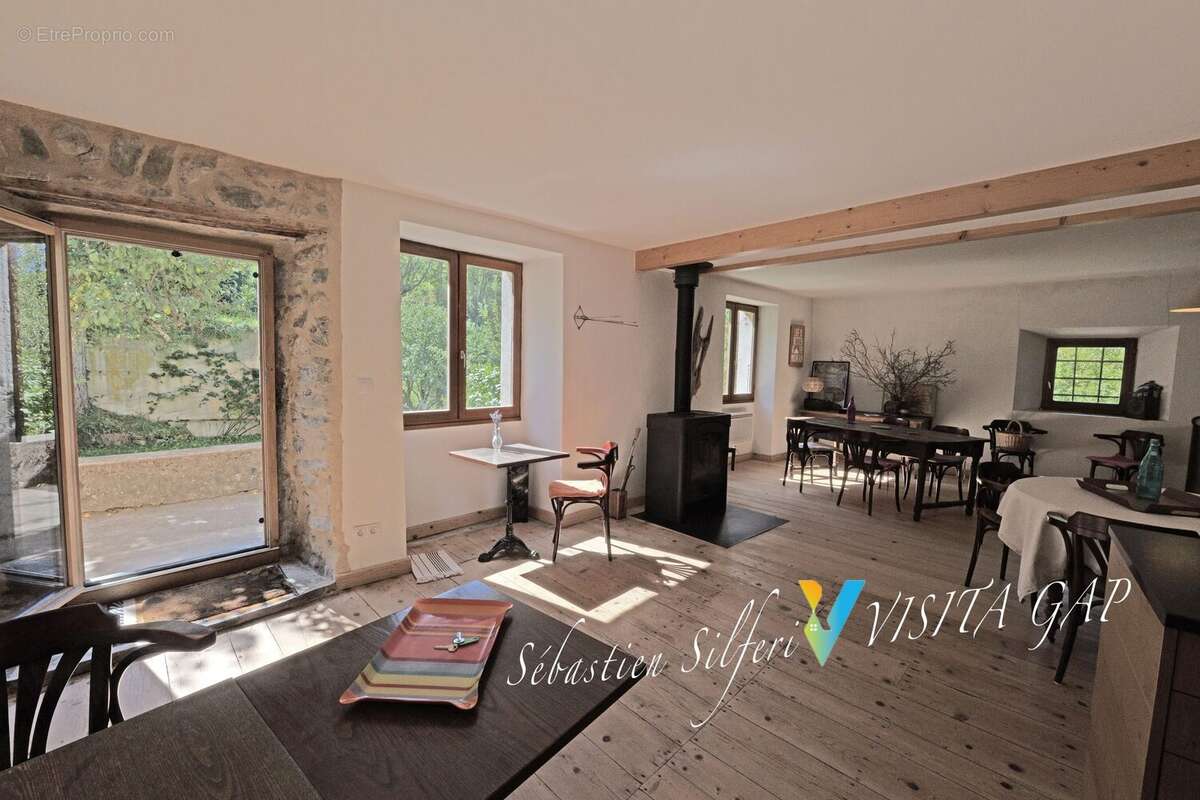 Maison 223 m² à Corps  - photo 6