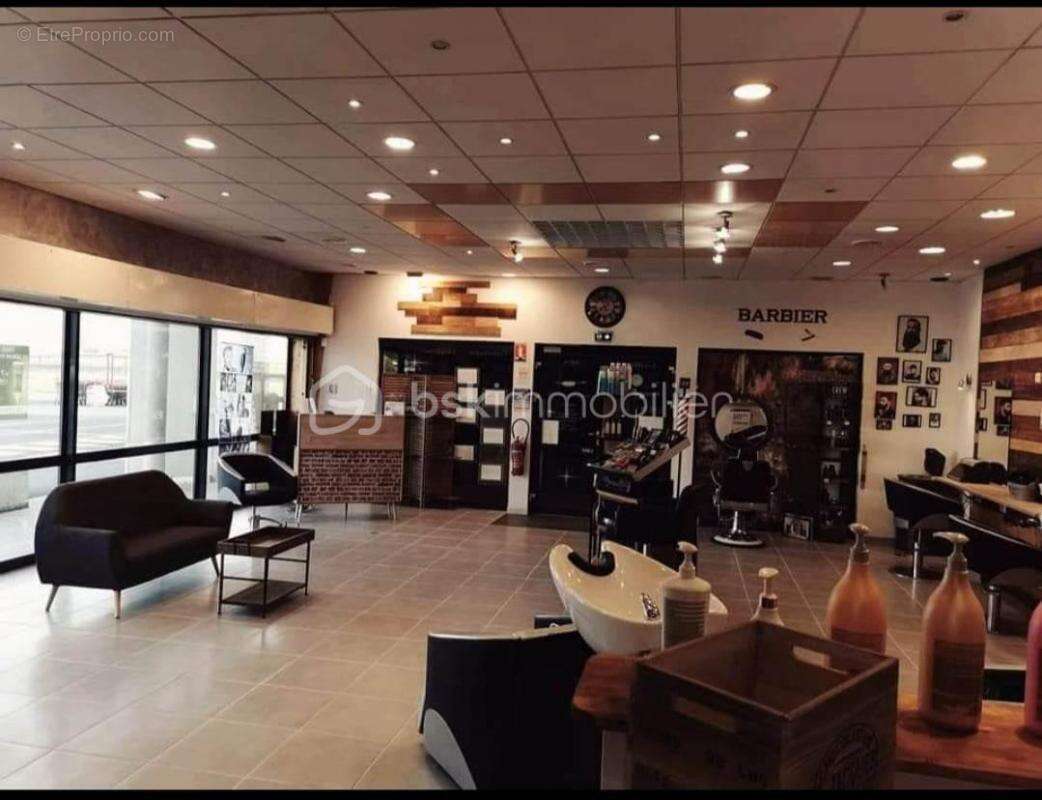 Commerce à VILLEMANDEUR