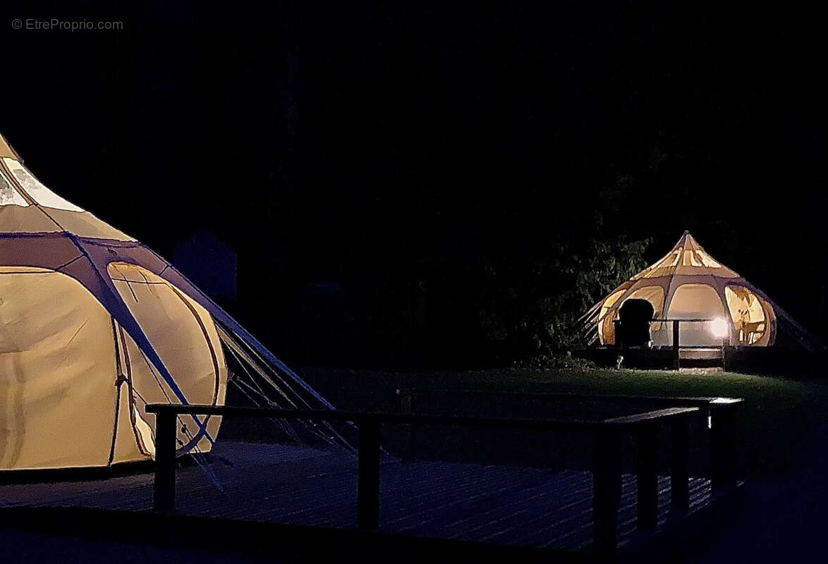 Commerce à SAINT-PIERRE-D'ARGENCON