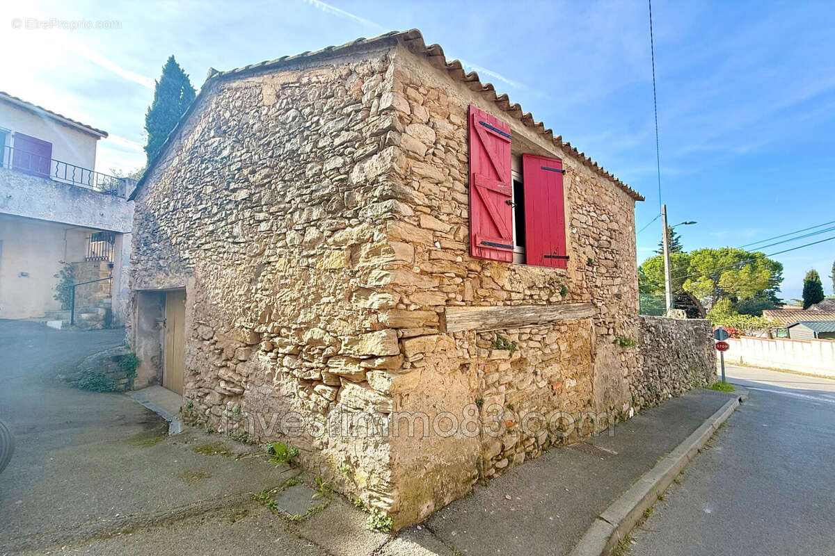 Terrain à POURRIERES