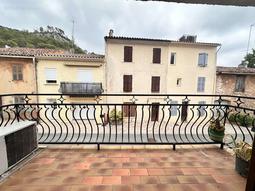 VINS SUR CARAMY - Maison de village avec balcon de type 3. - photo 13