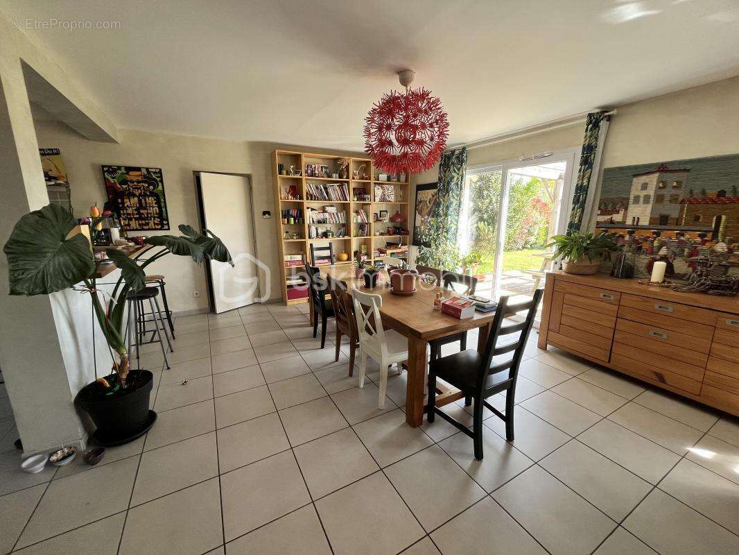 Maison à CHAMPVOUX