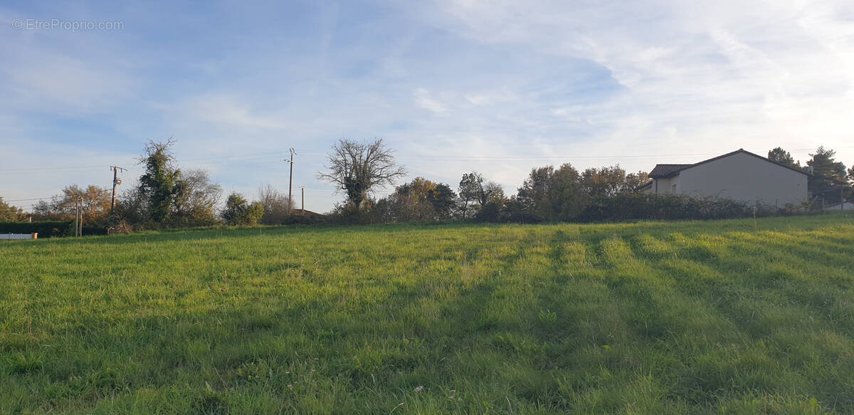 Terrain à CHANCELADE