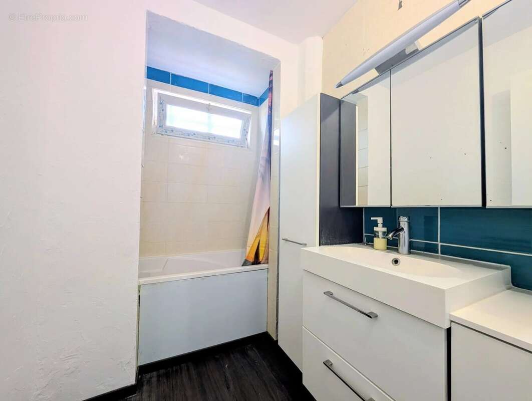 Appartement à LES CLAYES-SOUS-BOIS