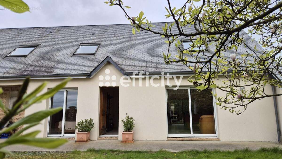 Maison à LE MOLAY-LITTRY