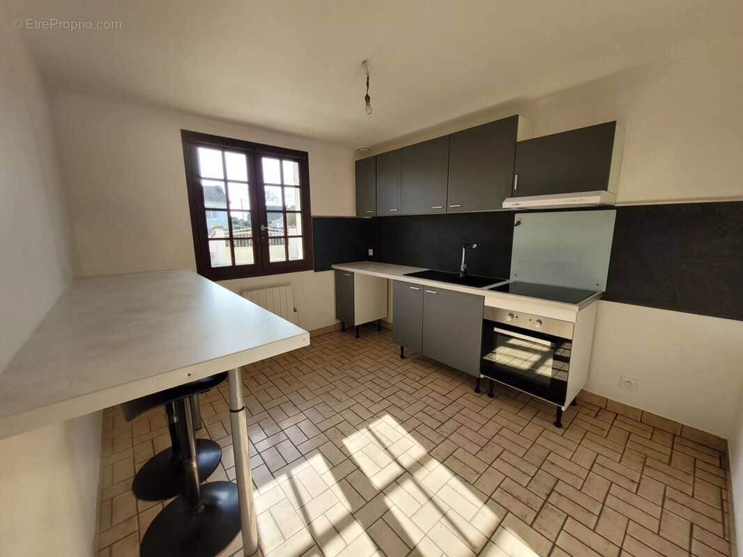Maison à SAINT-PERAVY-LA-COLOMBE