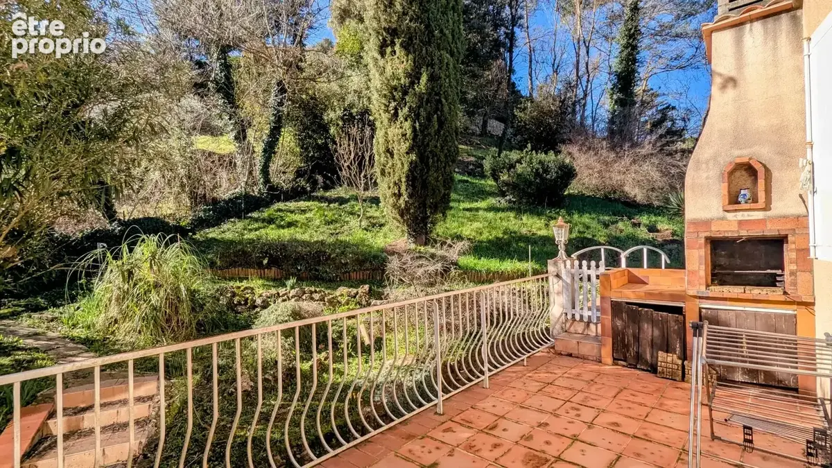 CARCES - Villa sur 3.691m² proche centre - photo 23