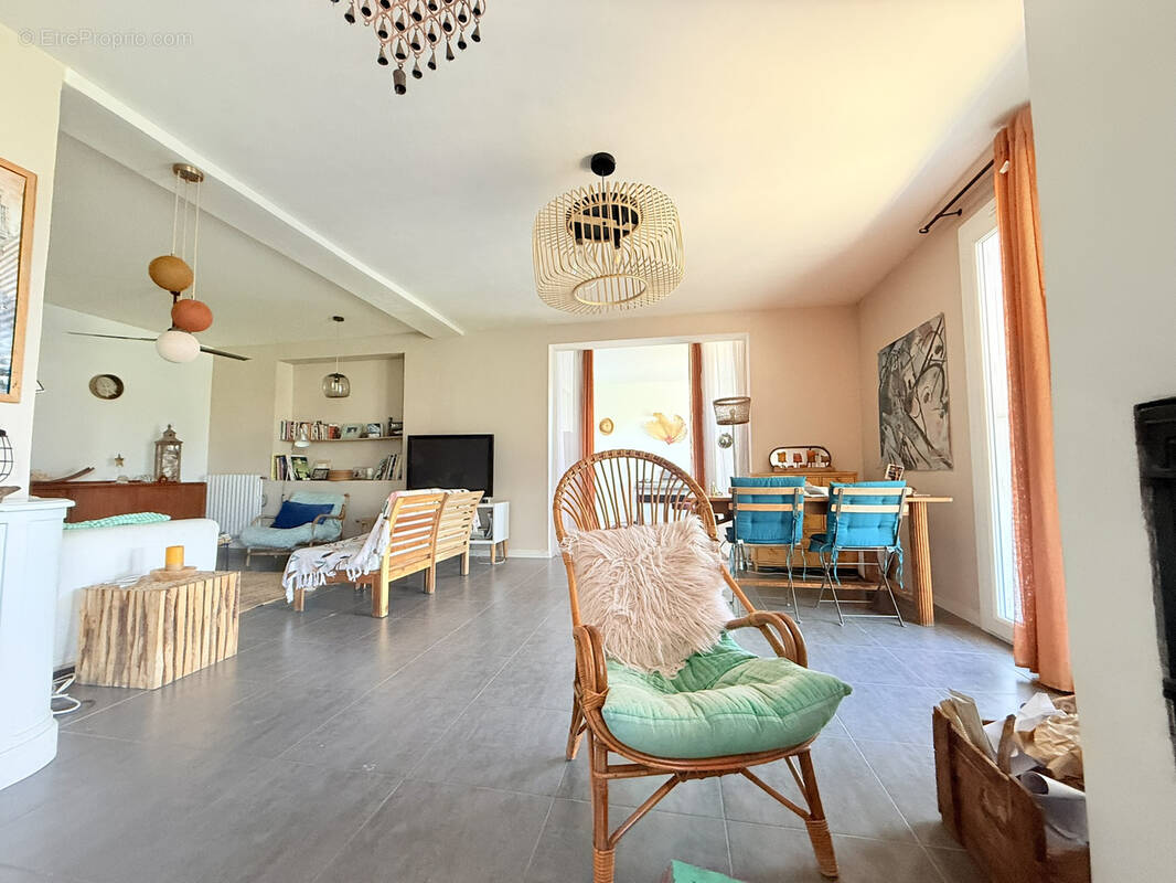Appartement à SIX-FOURS-LES-PLAGES