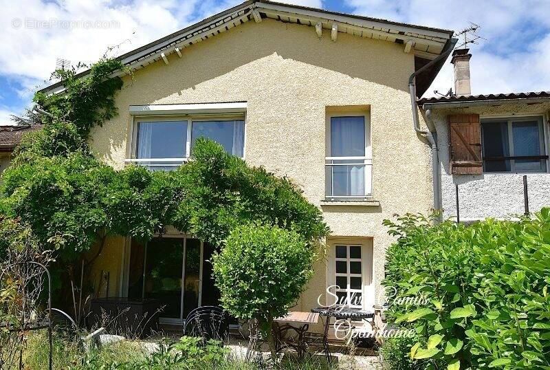 Maison à CHAZEY-SUR-AIN
