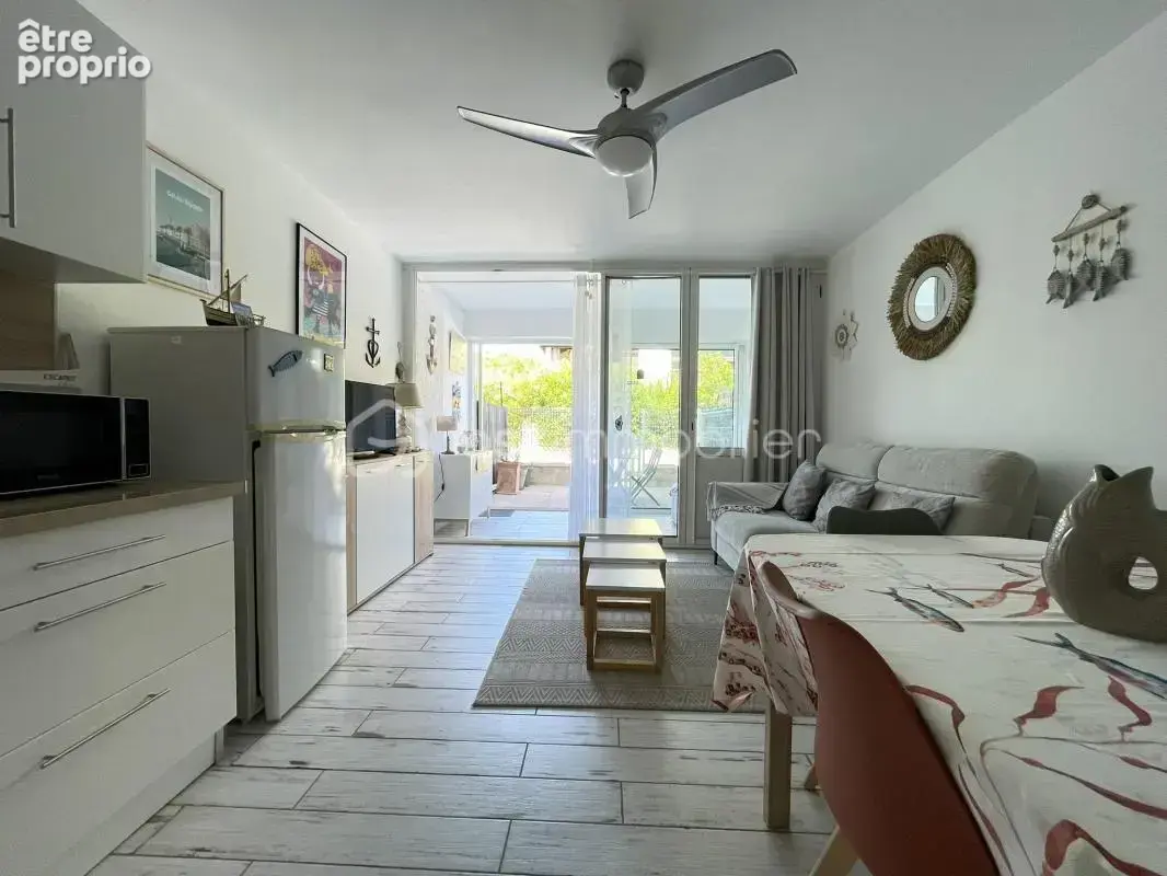 Studio cabine rénové et meublé avec loggia, terrasse et parking – Le Grau-du-Roi, secteur Boucanet - photo 12