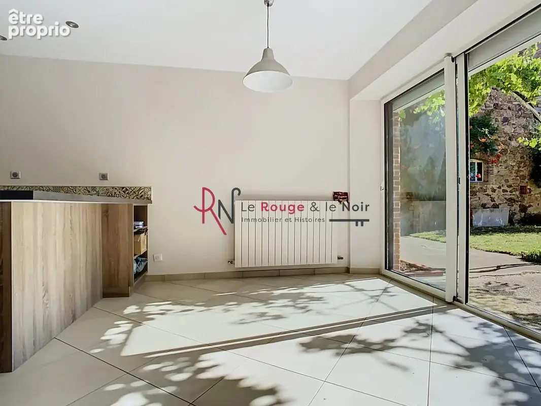 Talencieux - Au calme - Maison indépendante en pierres apparentes sans vis-à-vis avec nombreuses annexes - photo 2