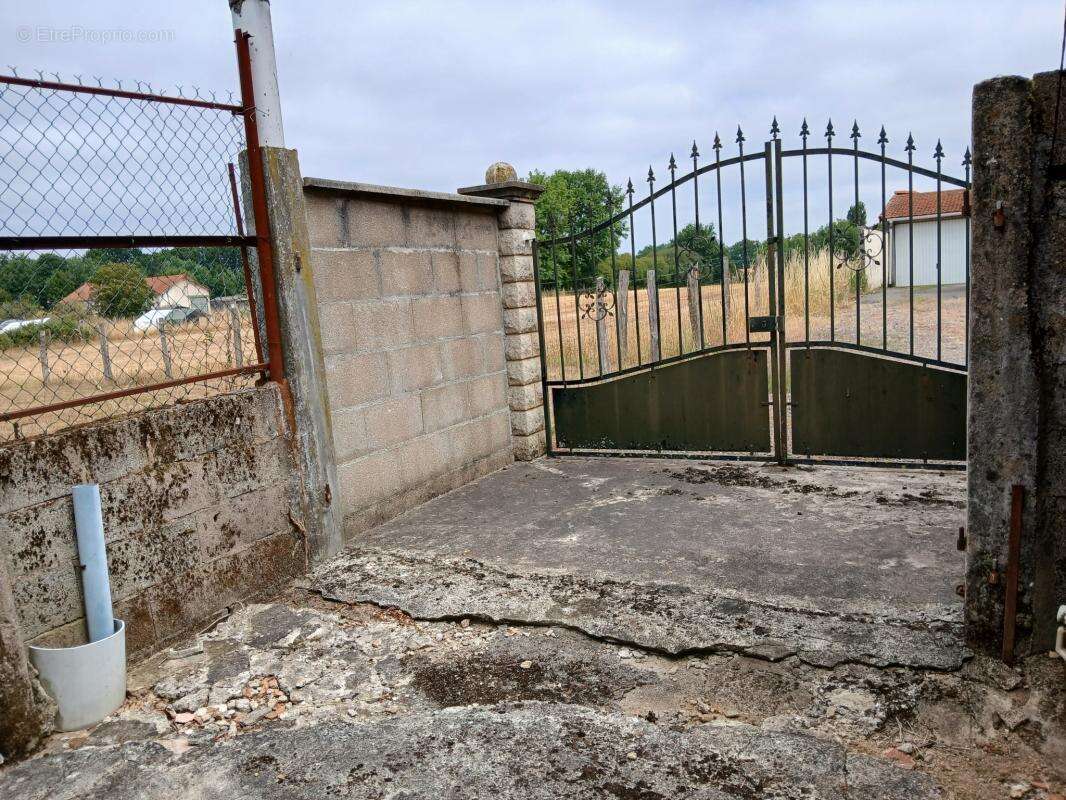 Maison à ROUMAZIERES-LOUBERT