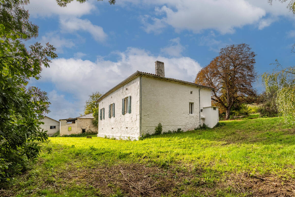 Maison à LACOUR