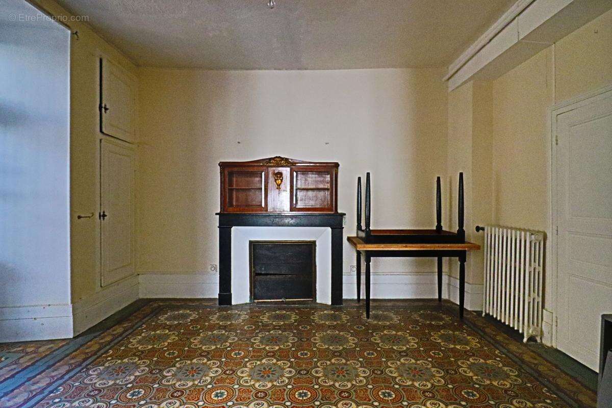 Maison à SAINT-SATUR