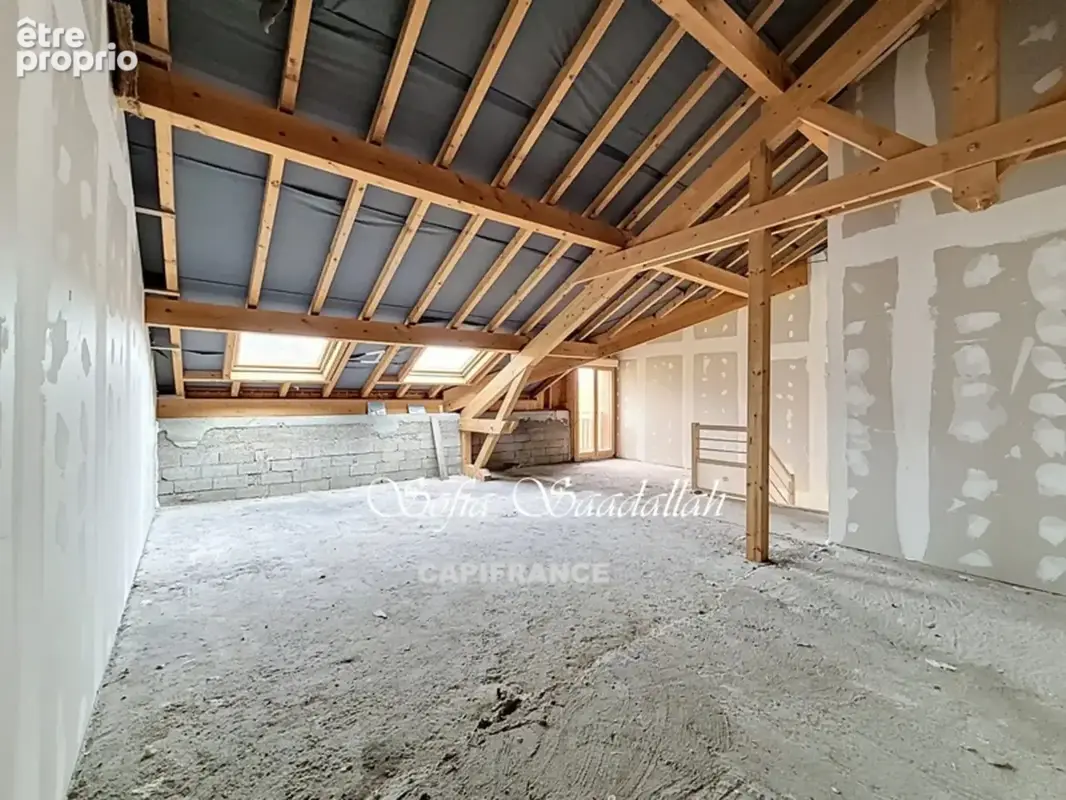 Appartement T4 duplex en plateau dans résidence entièrement rénovée – Vue Mont-Blanc – Dernier étage - photo 5