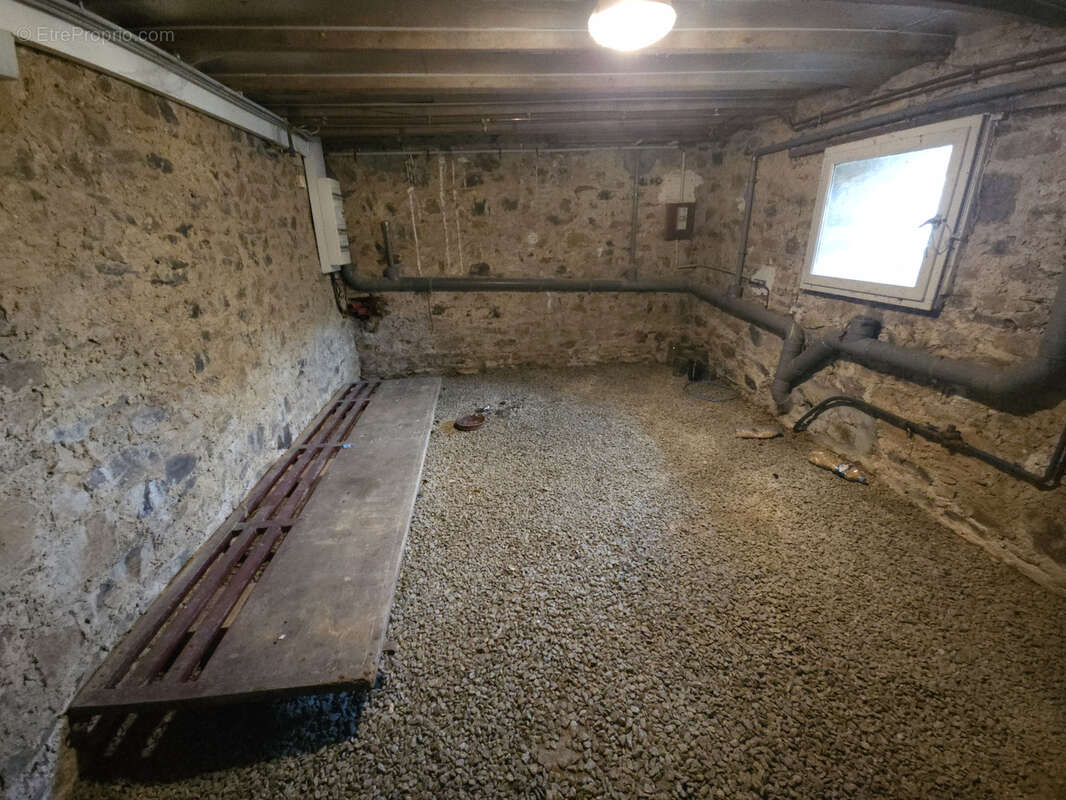 Maison à SAINT-GERMAIN-LES-BELLES