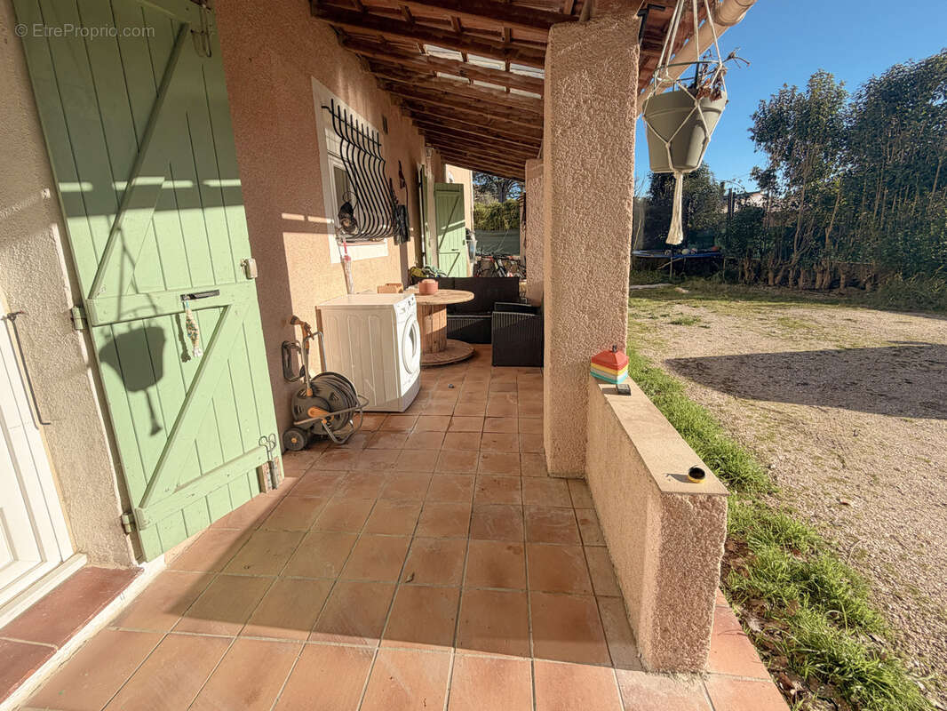 Appartement à FORCALQUEIRET