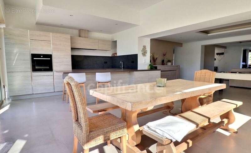 Maison à AMBARES-ET-LAGRAVE