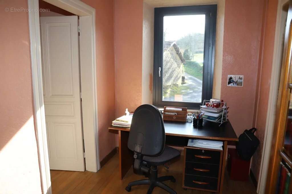 Maison à AURIGNAC