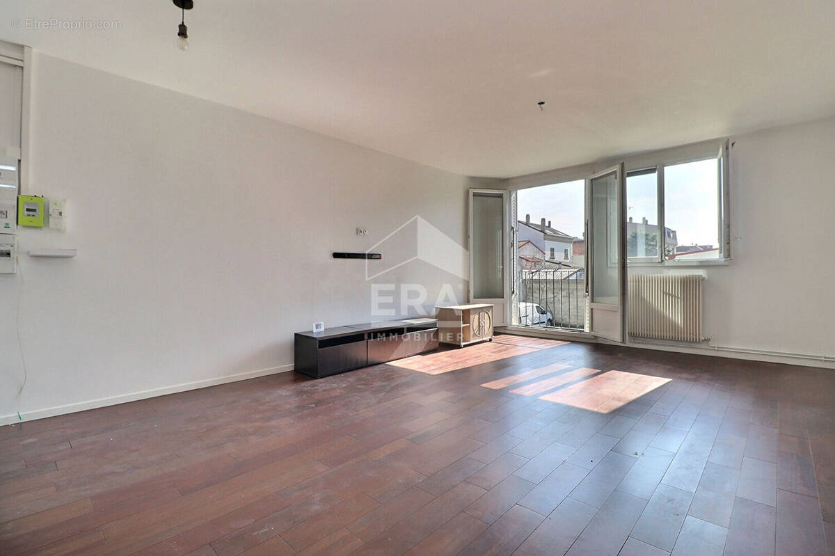 Appartement à AUBERVILLIERS