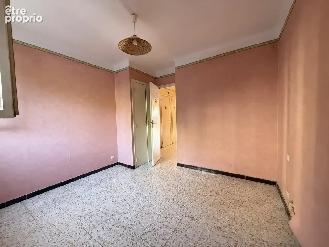 Exclusivité   résidence le brasilia  un f2 avec terrasse et beau potentiel - photo 8