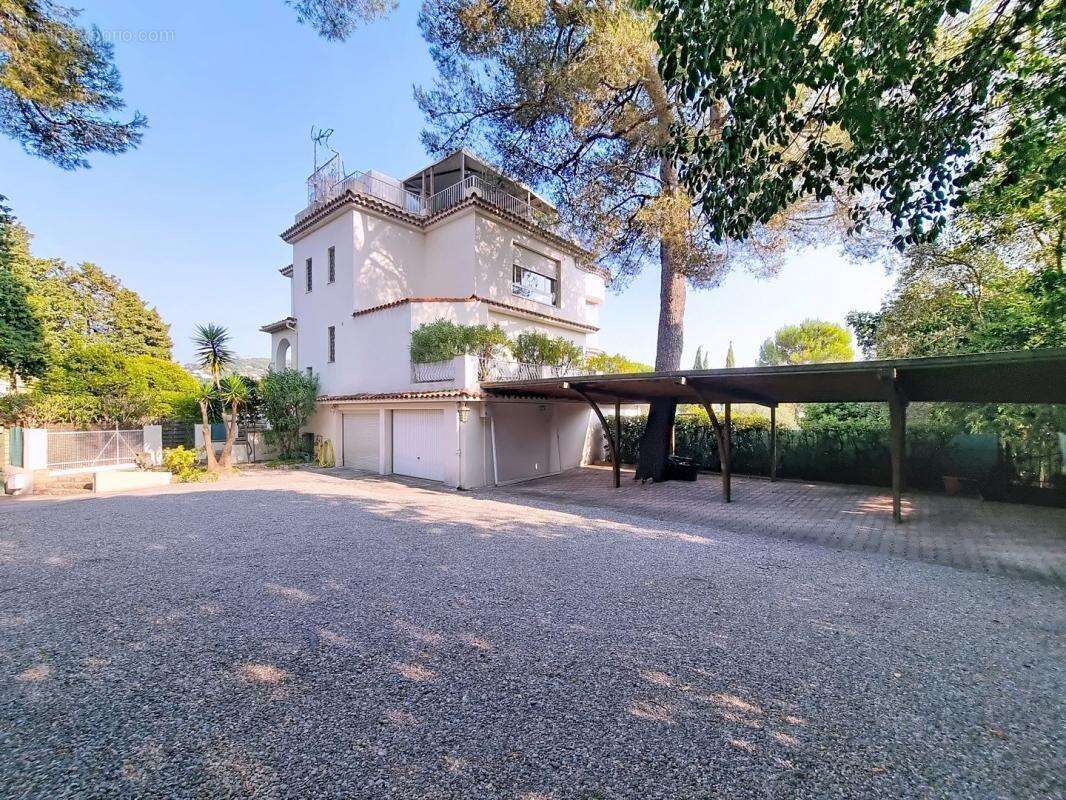 Appartement à LE CANNET