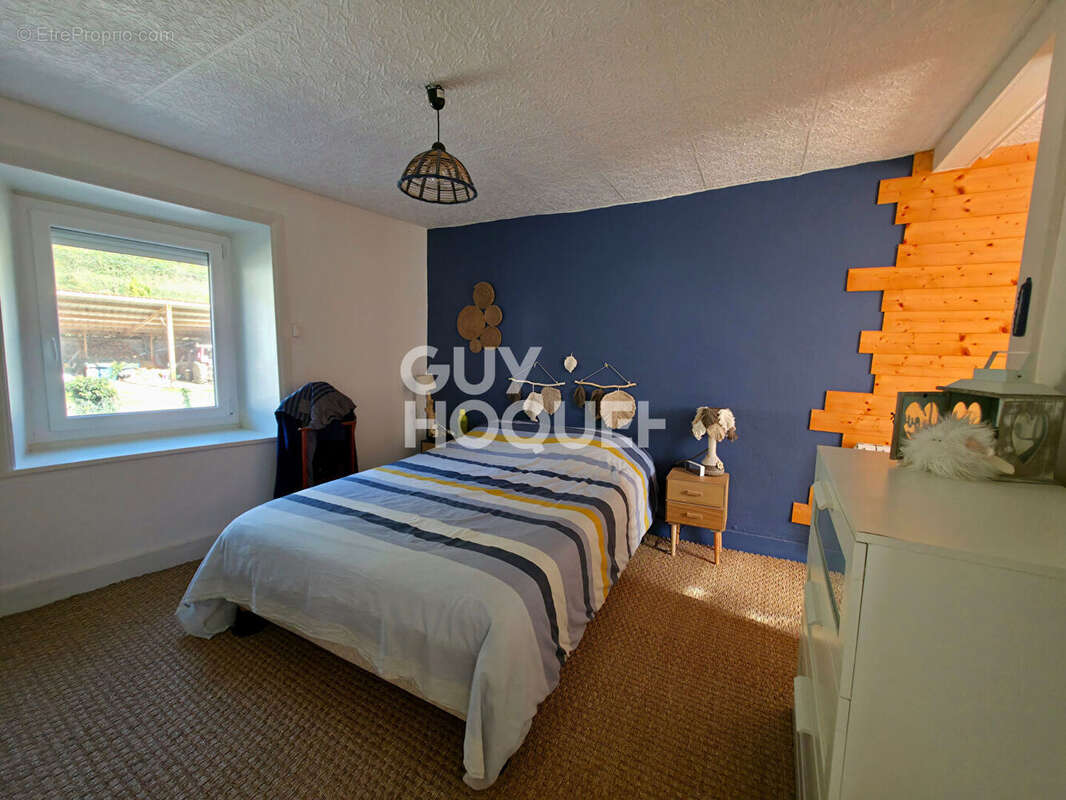 Maison à SAINT-JULIEN-LA-VETRE