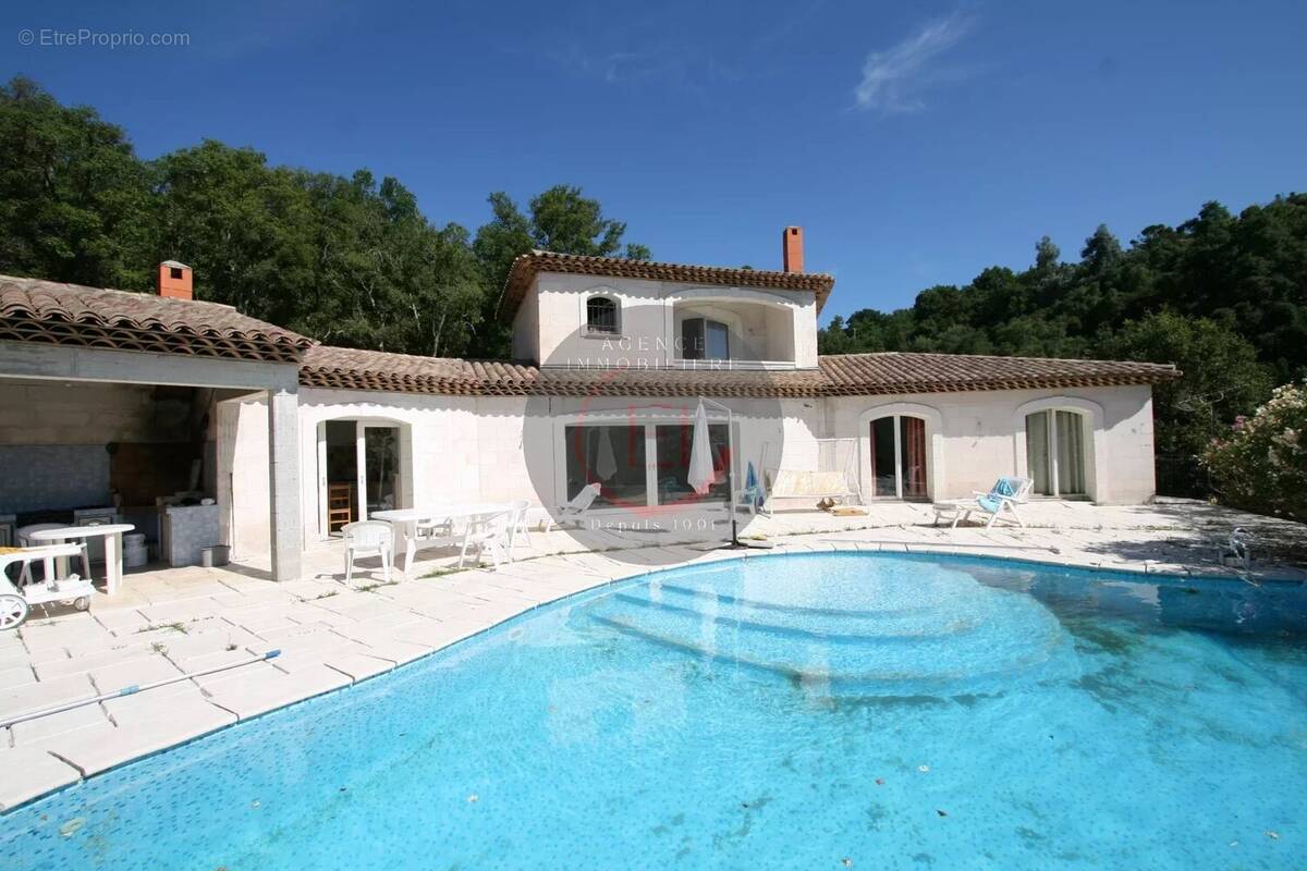 Maison à LES ADRETS-DE-L&#039;ESTEREL