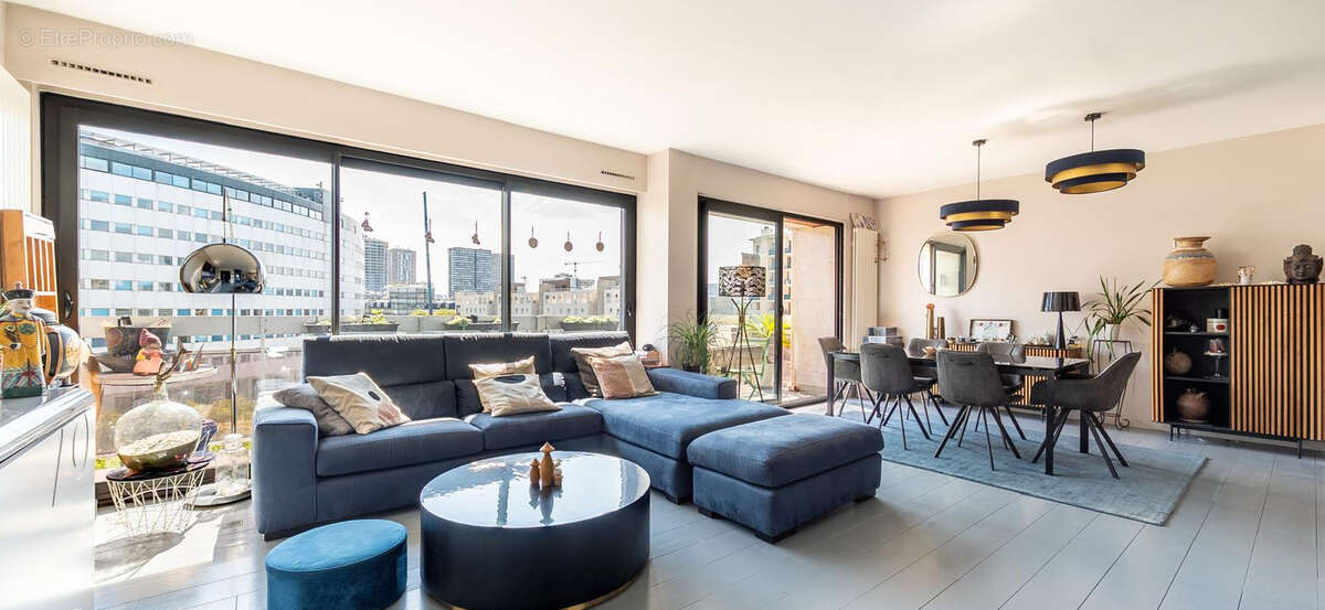 Appartement à PARIS-16E