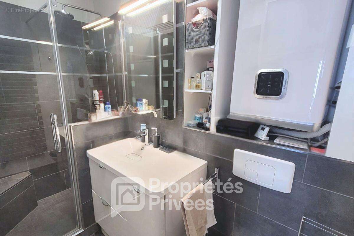 Appartement à PARIS-11E