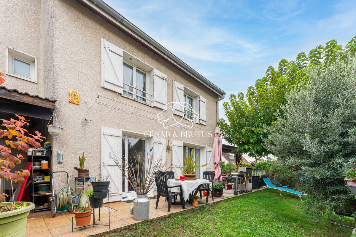 Maison à MORESTEL