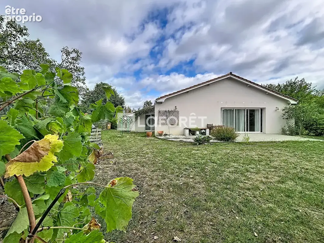 Photo Maison à Campugnan au prix de 207 900€