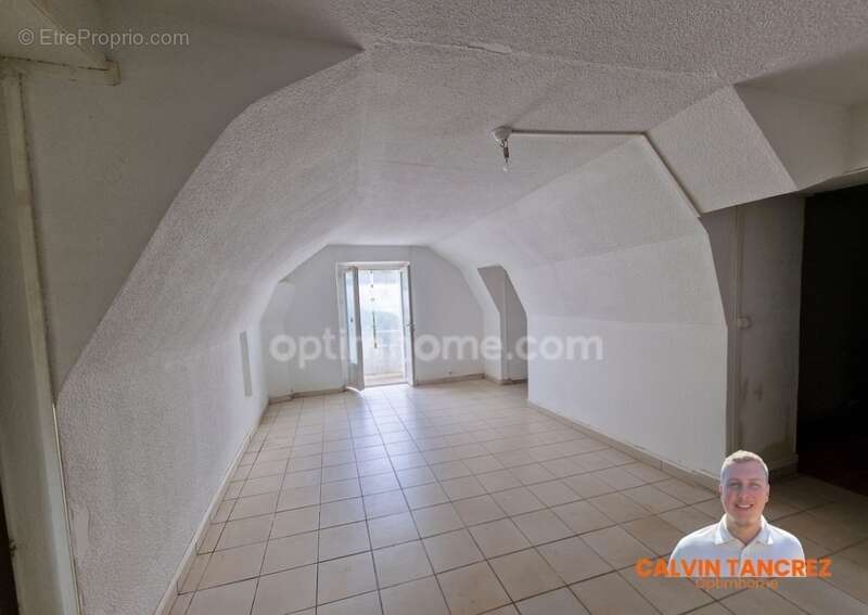 Appartement à SAINT-BRES