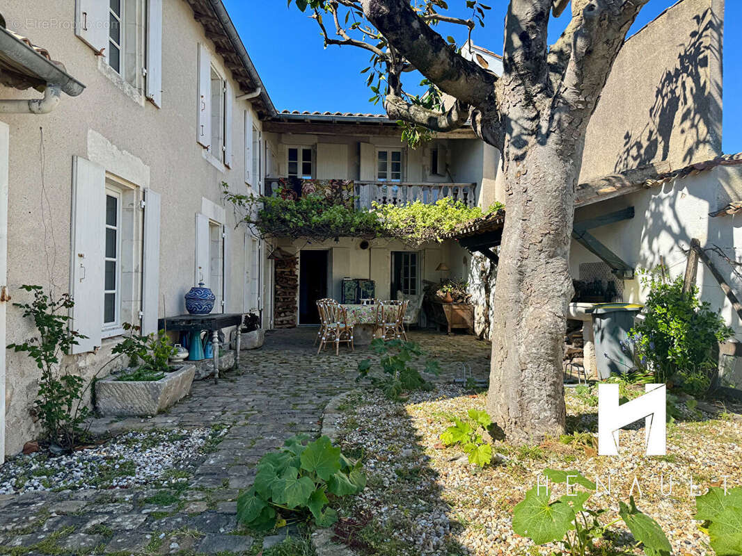 Maison à LA COUARDE-SUR-MER
