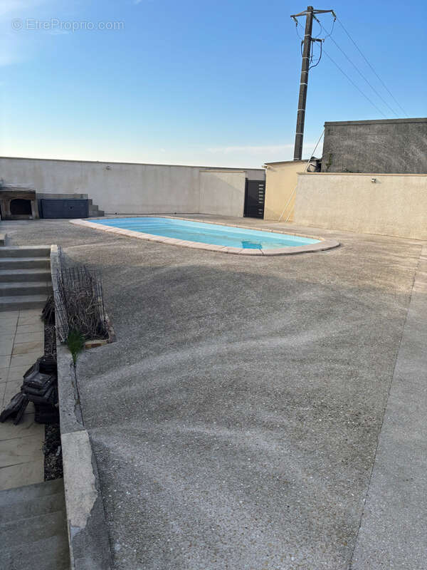 Maison à JOUY-LE-CHATEL
